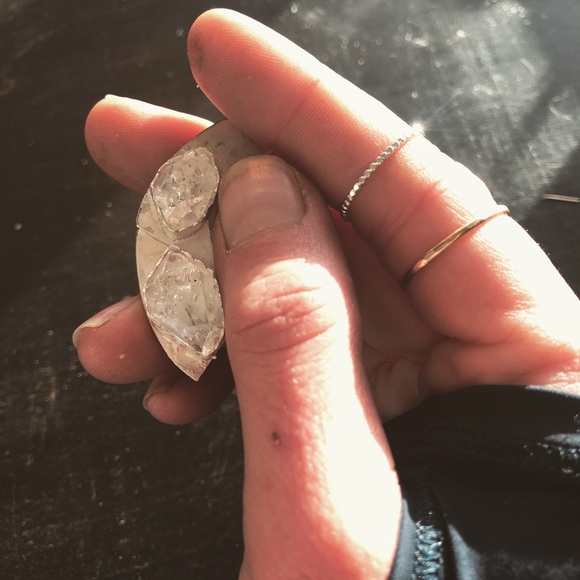 Hi!! I’m Amanda 🌙 - Picture 5 of 8